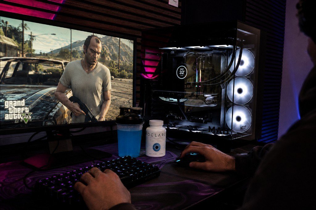 Oclaré Vision Support+ at a gaming desk with RGB setup
